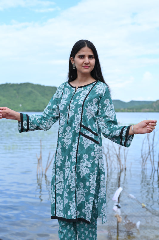 Lavender Sleeveless Floral Kurta Set