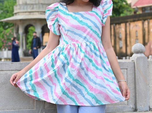 Candy Wave Puff Top
