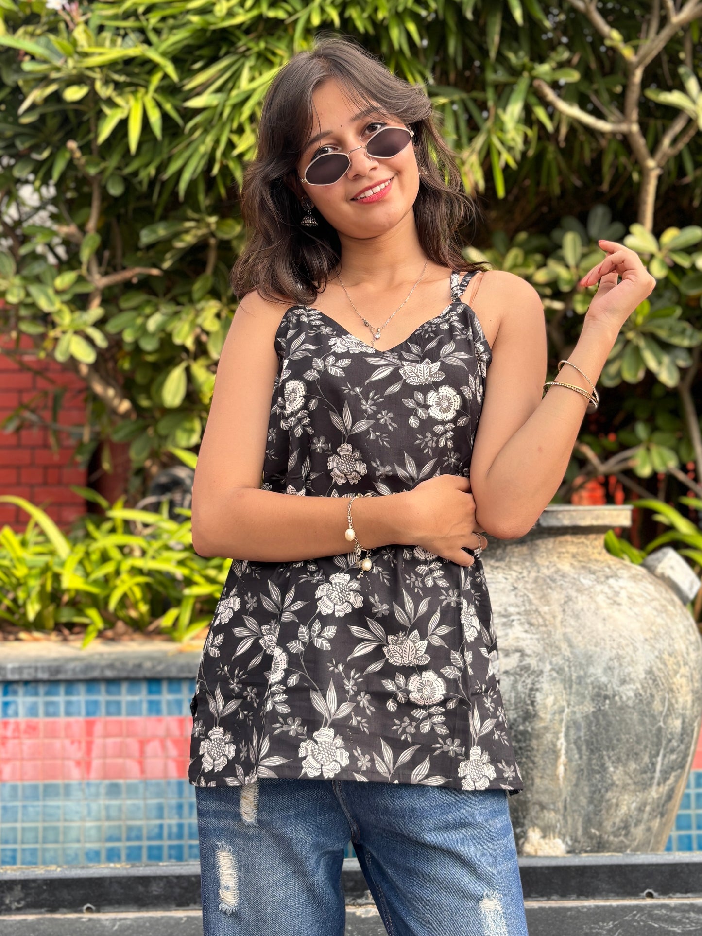 Black Floral Printed Sleeveless Kurti