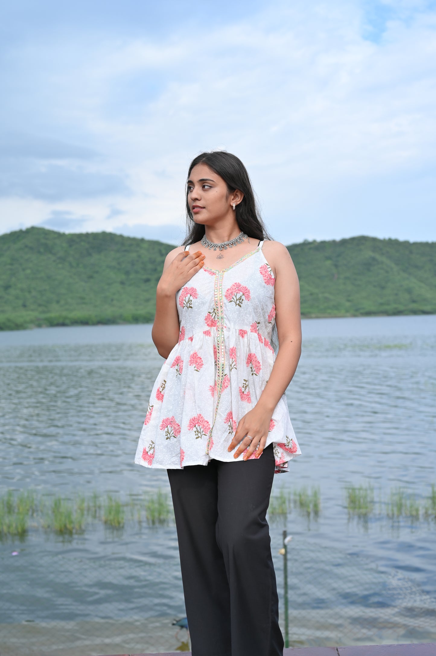 White Floral Sleeveless Kurti / Tunic Top
