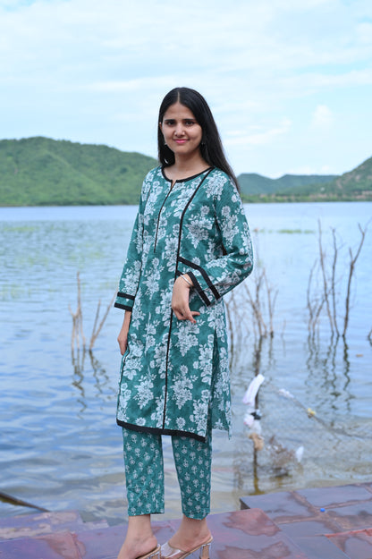 Lavender Sleeveless Floral Kurta Set