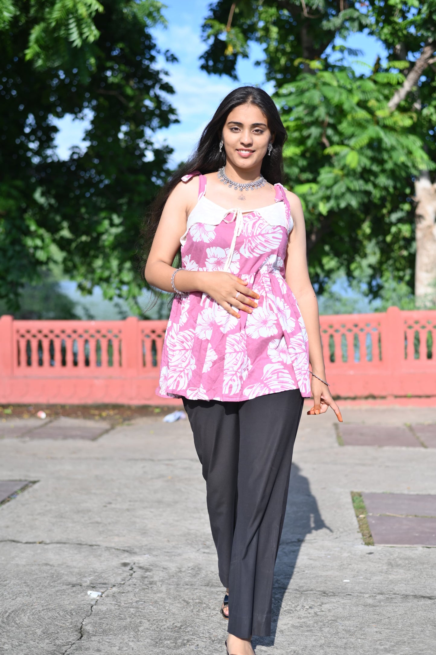 Dusty Rose Floral Sleeveless Top with Collar Detail
